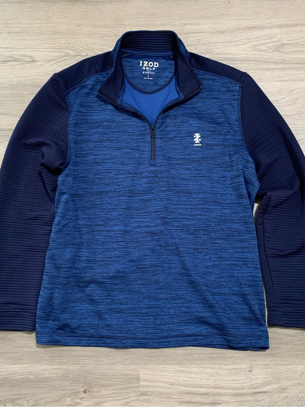 Izod Men's Navy and Blue Quarter-Zip Performance Pullover